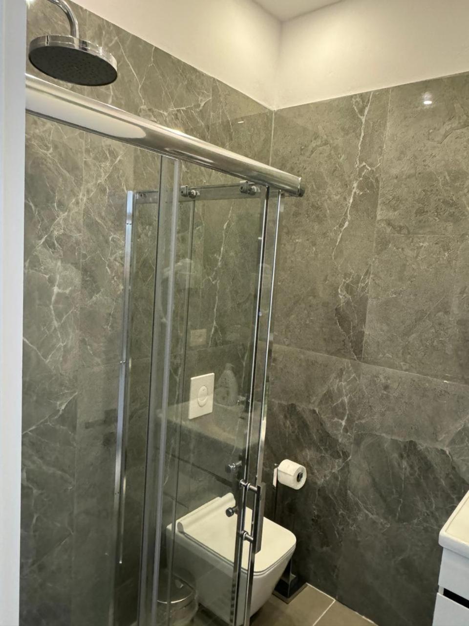 Vila 21 At Blloku Area Тирана Екстериор снимка