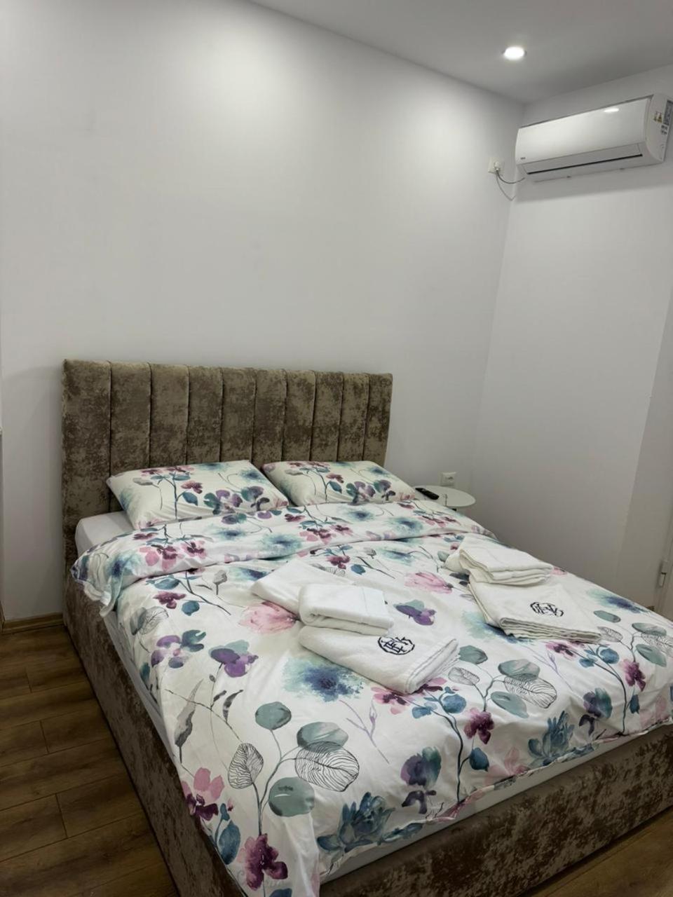 Vila 21 At Blloku Area Тирана Екстериор снимка