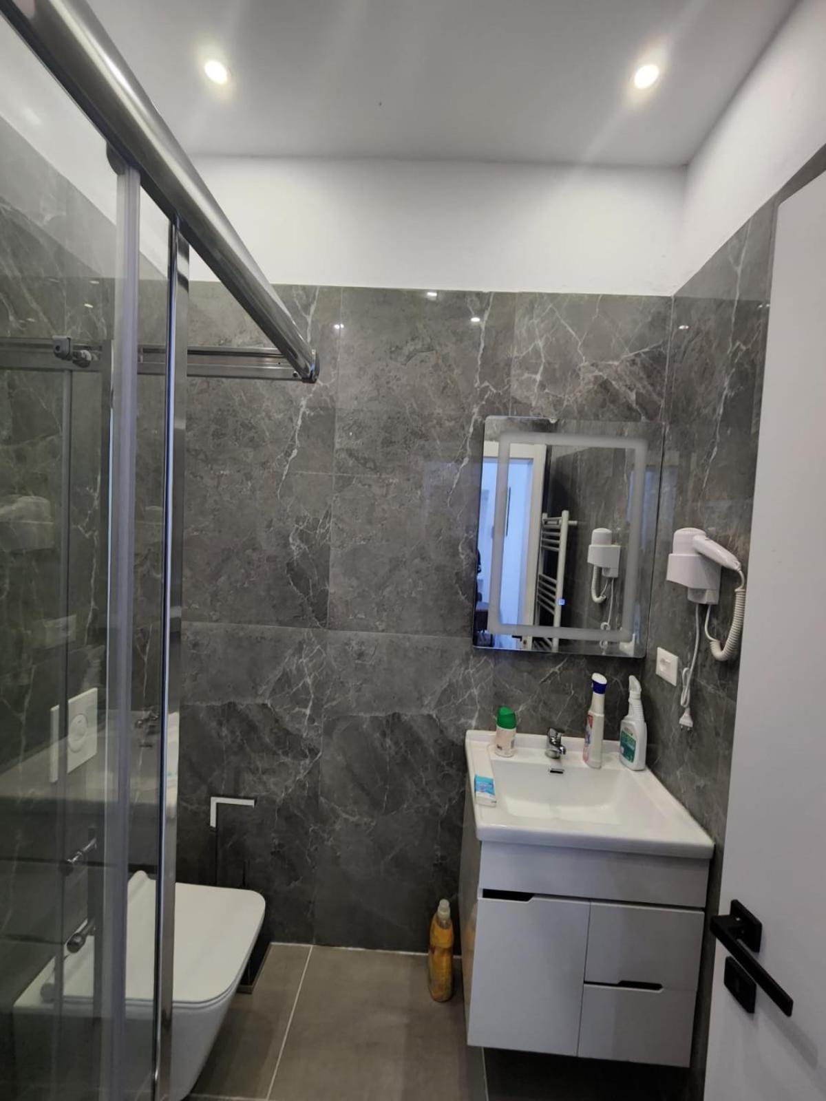 Vila 21 At Blloku Area Тирана Екстериор снимка