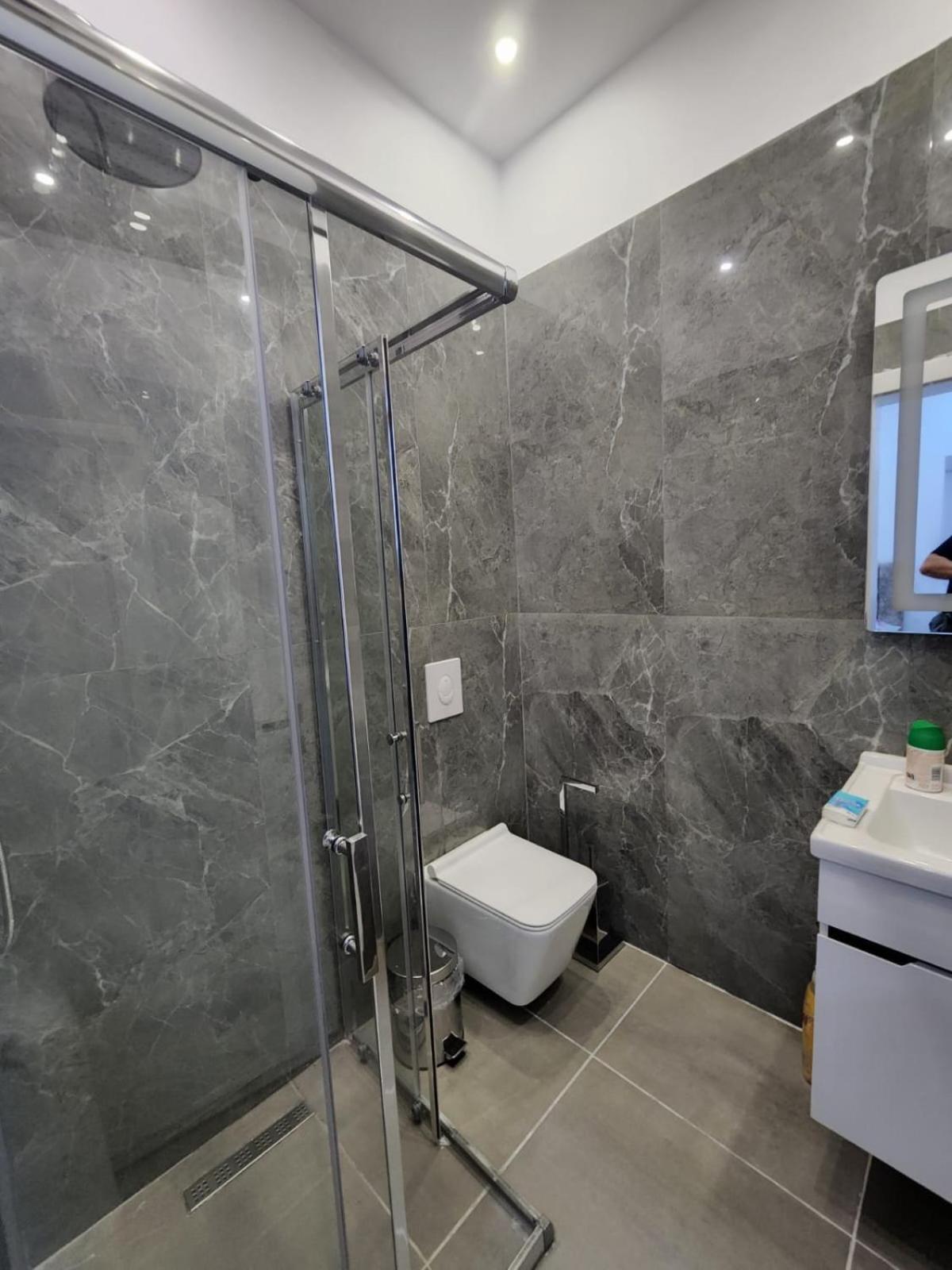 Vila 21 At Blloku Area Тирана Екстериор снимка