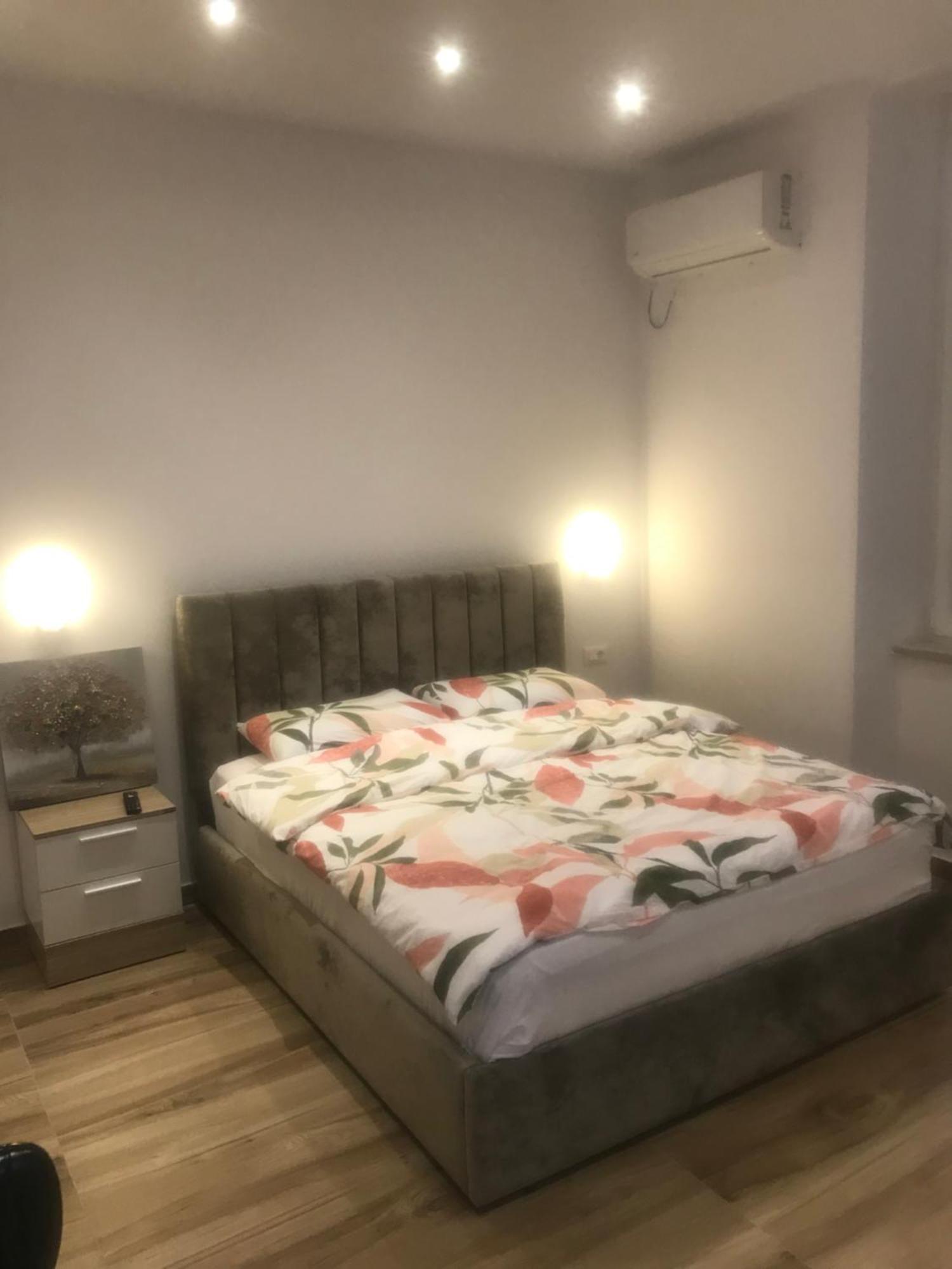 Vila 21 At Blloku Area Тирана Екстериор снимка