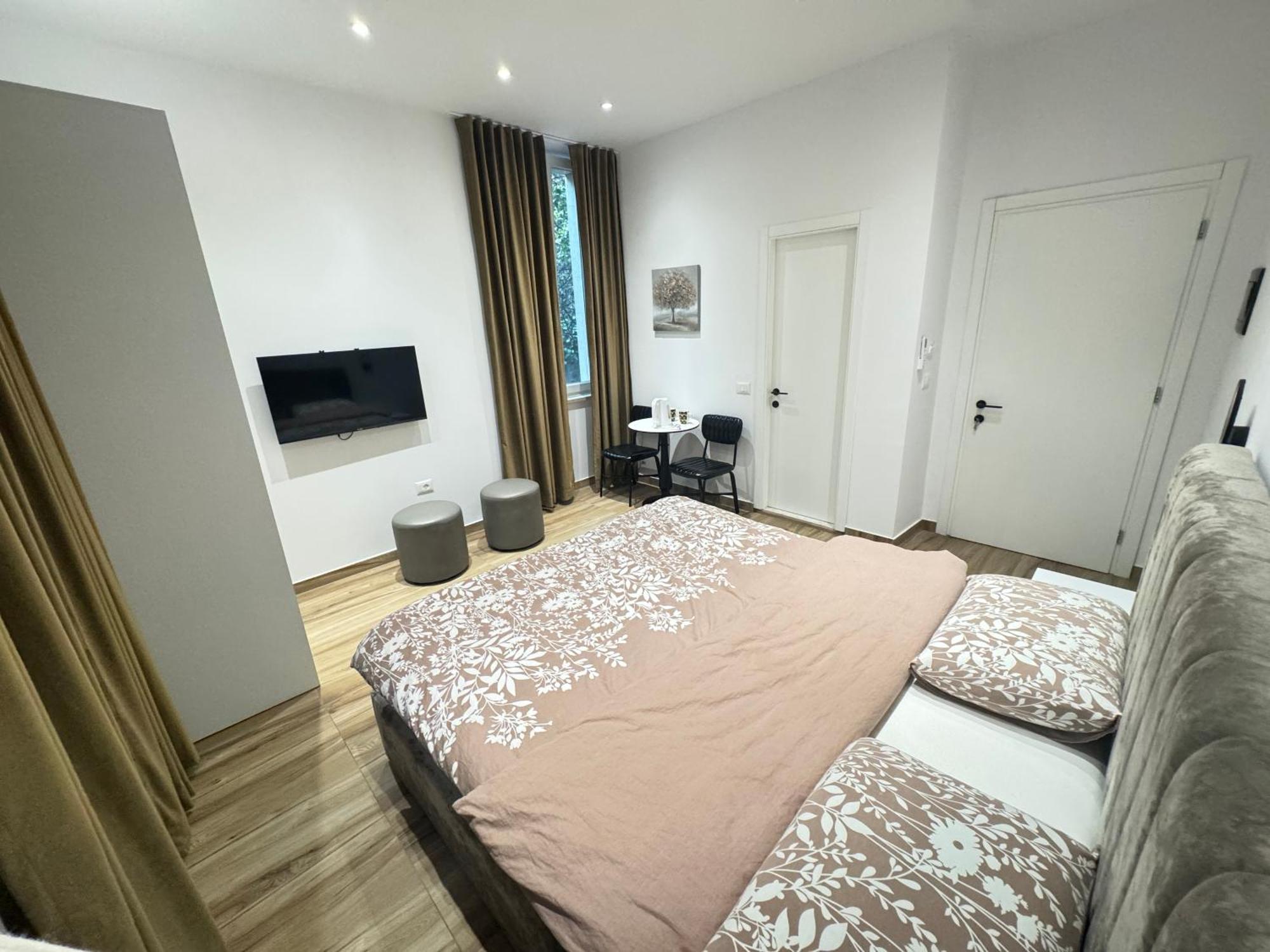 Vila 21 At Blloku Area Тирана Екстериор снимка