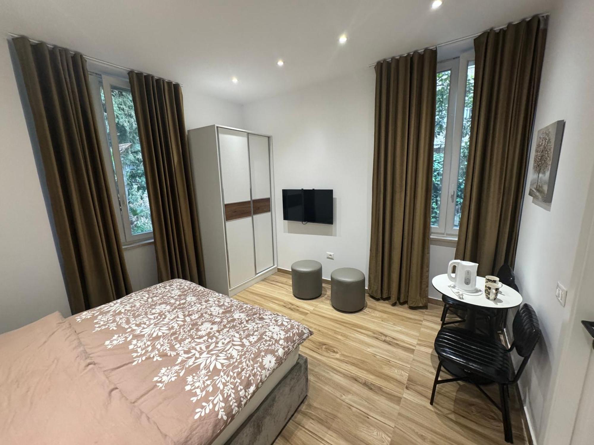 Vila 21 At Blloku Area Тирана Екстериор снимка