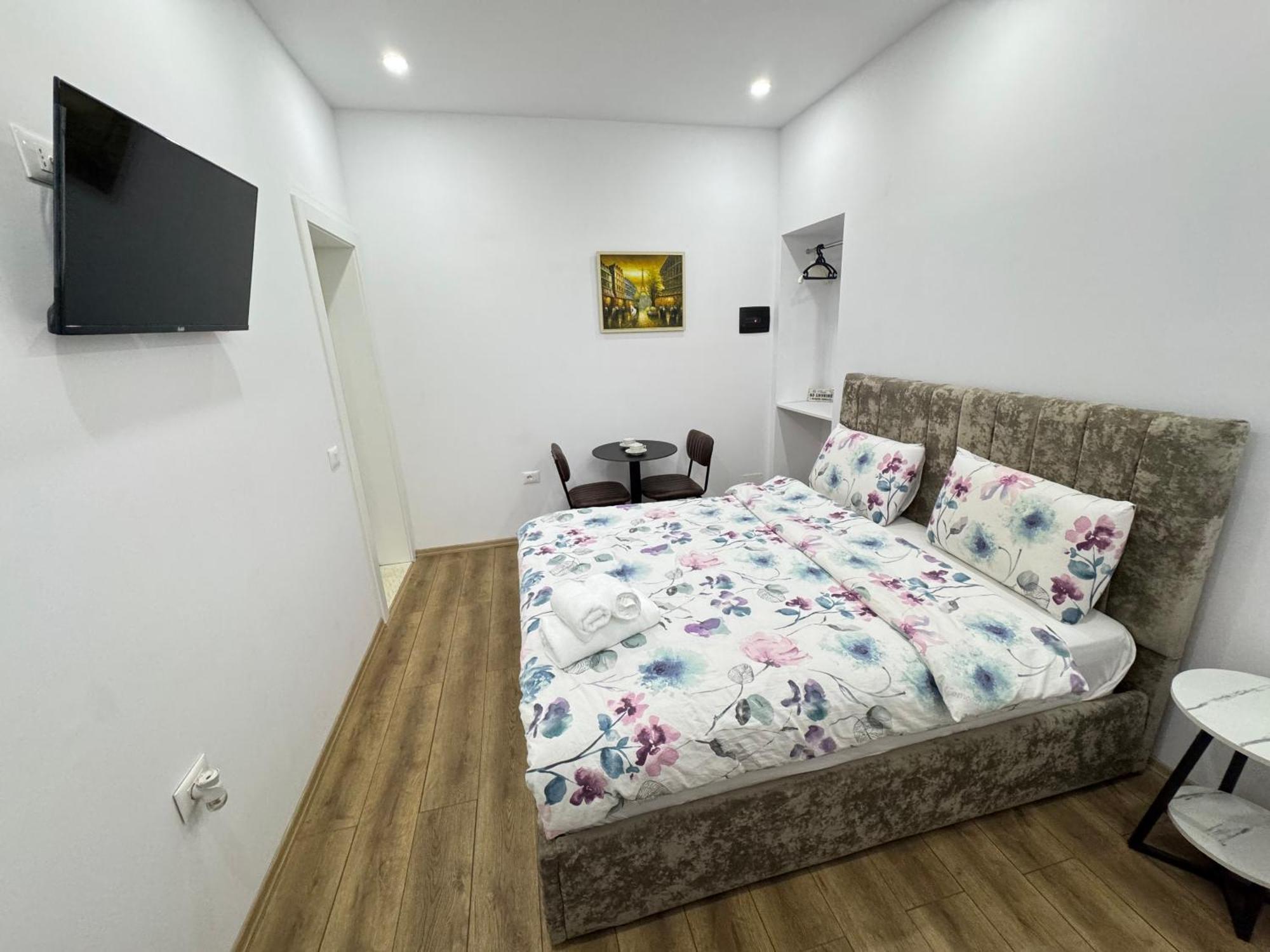 Vila 21 At Blloku Area Тирана Екстериор снимка